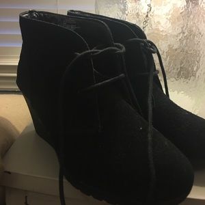 🌟 Sale!  Black lace up booties